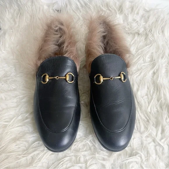 Gucci Jordaan Fur Lined Leather Horsebit Loafer
Black 39.5 - Picture 2 of 10